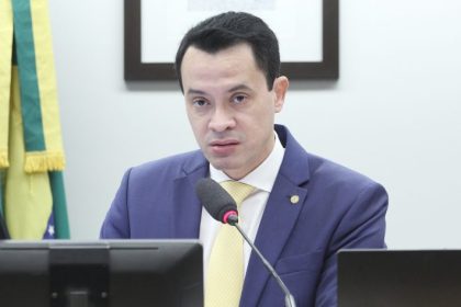 Comissão aprova formação obrigatória de professores em práticas inclusivas