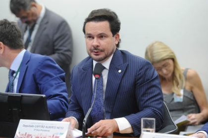 Comissão aprova limite em contribuição previdenciária de PMs e bombeiros militares inativos