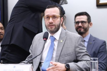 Presidente da Comissão de Relações Exteriores critica terceira ausência de Lewandowski em debate