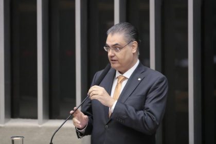 CCJ aprova permissão para que associação emita identidade funcional de vereador