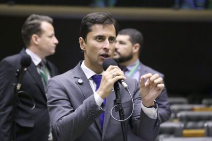 Deputado critica decreto de educação inclusiva e cobra valorização de escolas especializadas; ouça