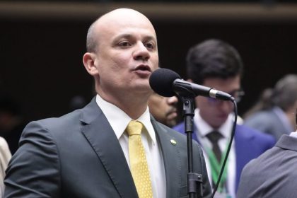 Projeto garante integralidade e paridade a policiais e bombeiros militares