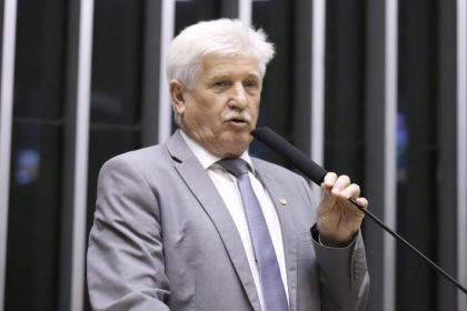 Deputados podem votar projeto contra mineração ilegal em terras indígenas; ouça