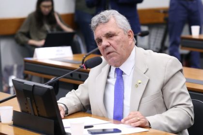 Comissão aprova projeto que obriga operadoras a fornecer dados sobre celulares roubados