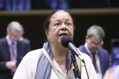 Comissão aprova projeto que limita acumulação da aposentadoria de ex-congressista com mandato local