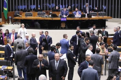 Câmara aprova projeto que transforma cargos no Tribunal Regional do Trabalho em Cuiabá