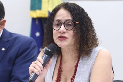 Ministra pede a deputados que elevem recursos para ciência e tecnologia