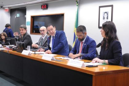 Para juristas, IA pode agilizar a Justiça, mas supervisão humana deve estar em todas as etapas