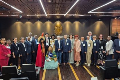 Parlamentares aprovam 25 diretrizes para enfrentar crise climática durante a COP30