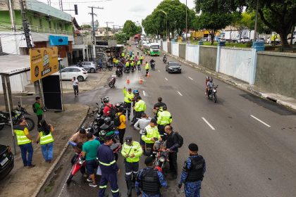 Operação da prefeitura resulta em oito veículos irregulares removidos na zona Sul de Manaus