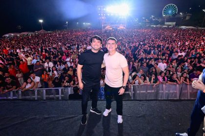‘Réveillon Gospel’ leva mais de 50 mil pessoas à Ponta Negra e prefeito David Almeida celebra fé e religiosidade de Manaus