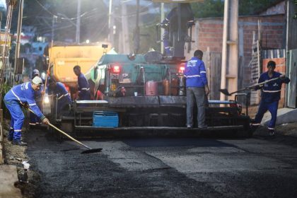Governo do Estado avança com obras de recuperação viária em Boca do Acre, por meio do Asfalta Amazonas