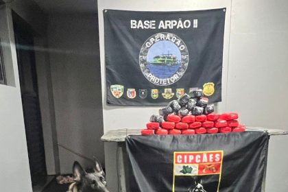 Base Arpão 2: PMAM apreende 15 quilos de entorpecentes escondidos entre garrafões de água