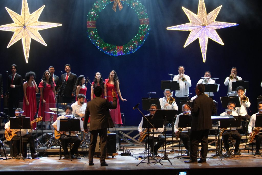 ‘Jazz Natalino’ estreia no Teatro Amazonas com emoção e releituras jazzísticas do cancioneiro cristão