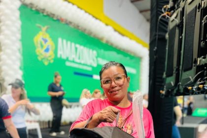 Detran-AM contempla, pela primeira vez, motofretistas de Parintins com 50 kits de segurança