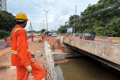 Prefeitura de Manaus amplia ponte da avenida do Turismo para três faixas e melhora fluxo viário na Ponta Negra