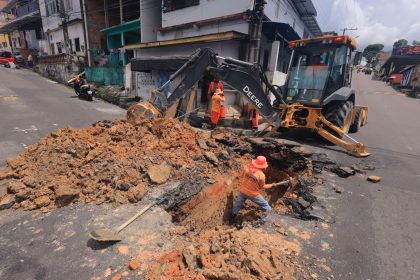 Prefeitura de Manaus realiza manutenção de rede de drenagem profunda no bairro São José Operário 