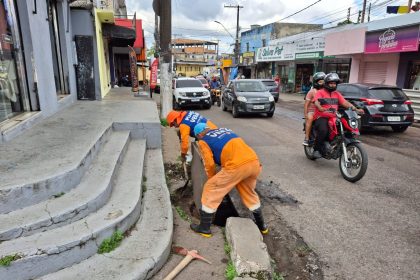 Prefeitura de Manaus intensifica serviços de limpeza de drenagem e previne alagamentos no bairro Lírio do Vale