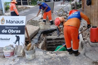Rua no bairro São José recebe modernização do sistema de drenagem da prefeitura