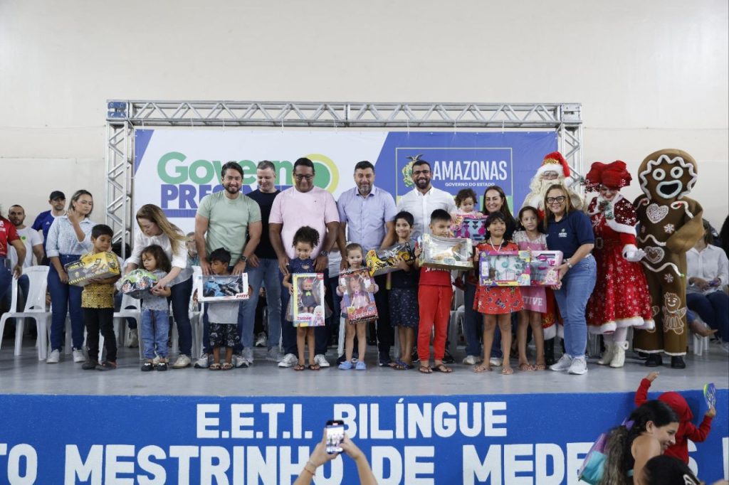 Governador Wilson Lima acompanha última edição do Governo Presente em 2025, com ação especial de Natal na zona sul de Manaus