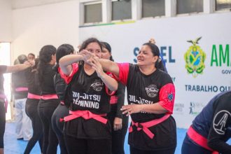 Vila Aberta Para Todos reúne mulheres em aulão de Defesa Pessoal Feminina