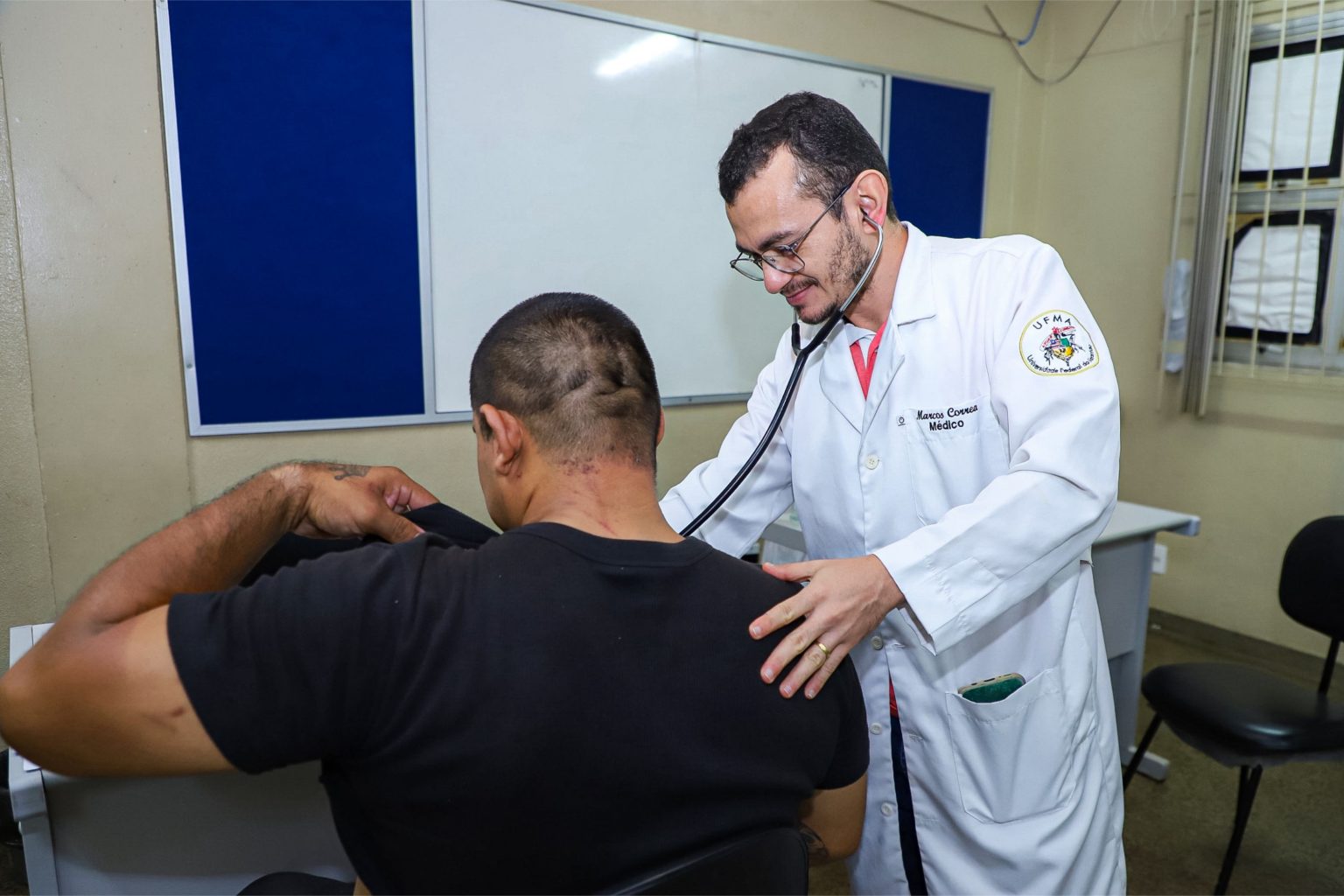 Prefeitura de Manaus nomeia oito profissionais aprovados no concurso da Semsa