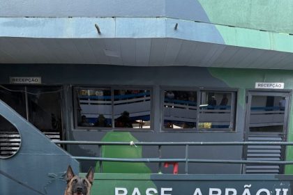 Base Arpão 2: Drogas avaliadas em R$ 800 mil foram apreendidas em camarote do comandante de embarcação