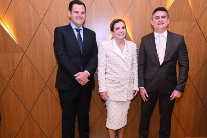 Prefeito David Almeida prestigia posse do novo Corpo Diretivo do TCE-AM e parabeniza conselheira Yara Amazônia Lins por recondução histórica