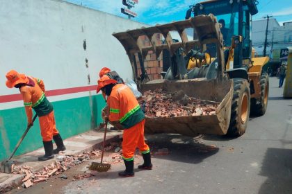 Ocupações irregulares em calçadas são alvo de demolição administrativa pela Prefeitura de Manaus