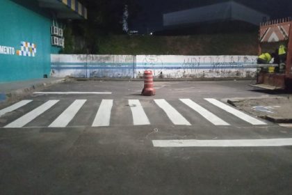 Prefeitura reforça sinalização horizontal em vias das zonas Norte e Oeste para melhorar segurança no trânsito