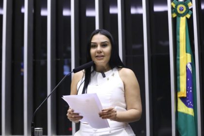 Comissão de Educação aprova projeto para combater violência contra meninas nas escolas