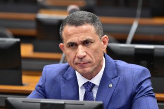 Comissão aprova possibilidade de juiz proibir entrada em estádio de agressor de mulher