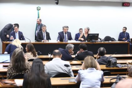 Comissão vota nesta terça-feira relatórios setoriais do Orçamento de 2026