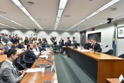 Conselho de Ética adia para esta quarta análise de quebra de decoro contra três deputados