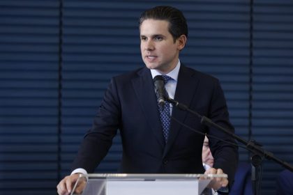 Motta defende aperfeiçoamento do ambiente regulatório no país