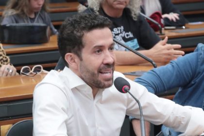 Conselho de Ética abre dois processos disciplinares contra o deputado André Janones