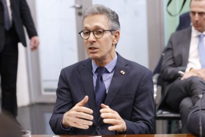 CPMI do INSS convoca Romeu Zema e rejeita chamar Lulinha e Jorge Messias