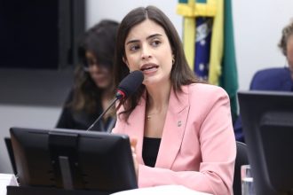Comissão aprova projeto que obriga indicar se partiu de escola registro de violência doméstica