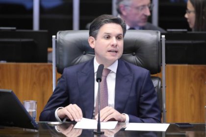 Hugo Motta: solução para crises entre os Poderes está no diálogo