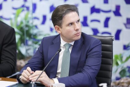 Motta anuncia que o Plenário vai decidir sobre os mandatos de Glauber, Zambelli e Ramagem