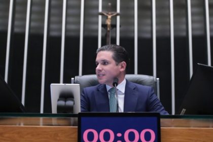 “Ocupação da cadeira da Presidência foi um desrespeito à Câmara e ao Legislativo”, afirma Motta