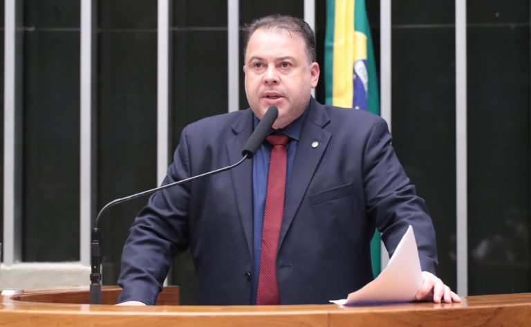 Comissão aprova projeto que obriga Ministério Público a considerar provas que interessem à acusação e à defesa