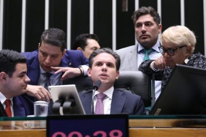 Motta diz que regulamentação da reforma tributária vai reduzir burocracia no Brasil