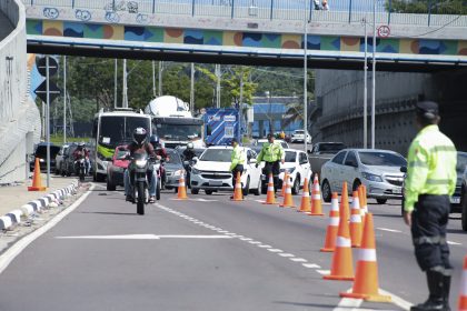 Prefeitura realiza ação unificada de fiscalização e educação de trânsito na zona Norte