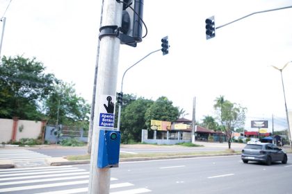 Prefeitura de Manaus ativa novo semáforo para pedestres na avenida do Turismo