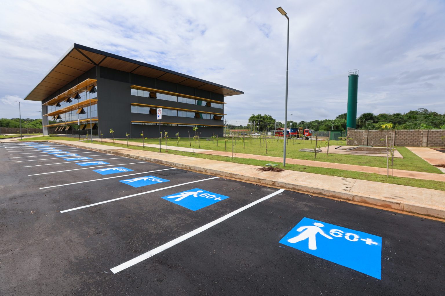 Nova sede do Implurb amplia vagas de estacionamento e melhora acesso de usuários e servidores