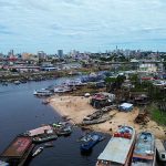 Prefeitura de Manaus revitaliza praia da Ponta Branca e devolve a área para lazer dos moradores de Educandos