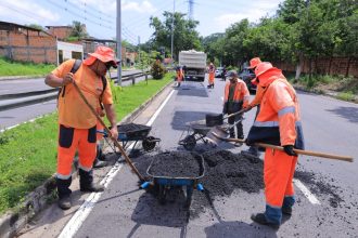 Prefeitura de Manaus reforça mobilidade urbana com manutenção asfáltica em 650 metros da avenida Nathan Xavier