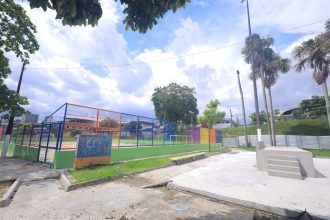 Prefeitura de Manaus transforma campo e praça do bairro Petrópolis e reforça incentivo ao esporte e lazer na zona Sul