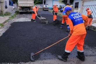 Prefeitura de Manaus leva novo asfalto para ruas do bairro São Francisco, na zona Sul 